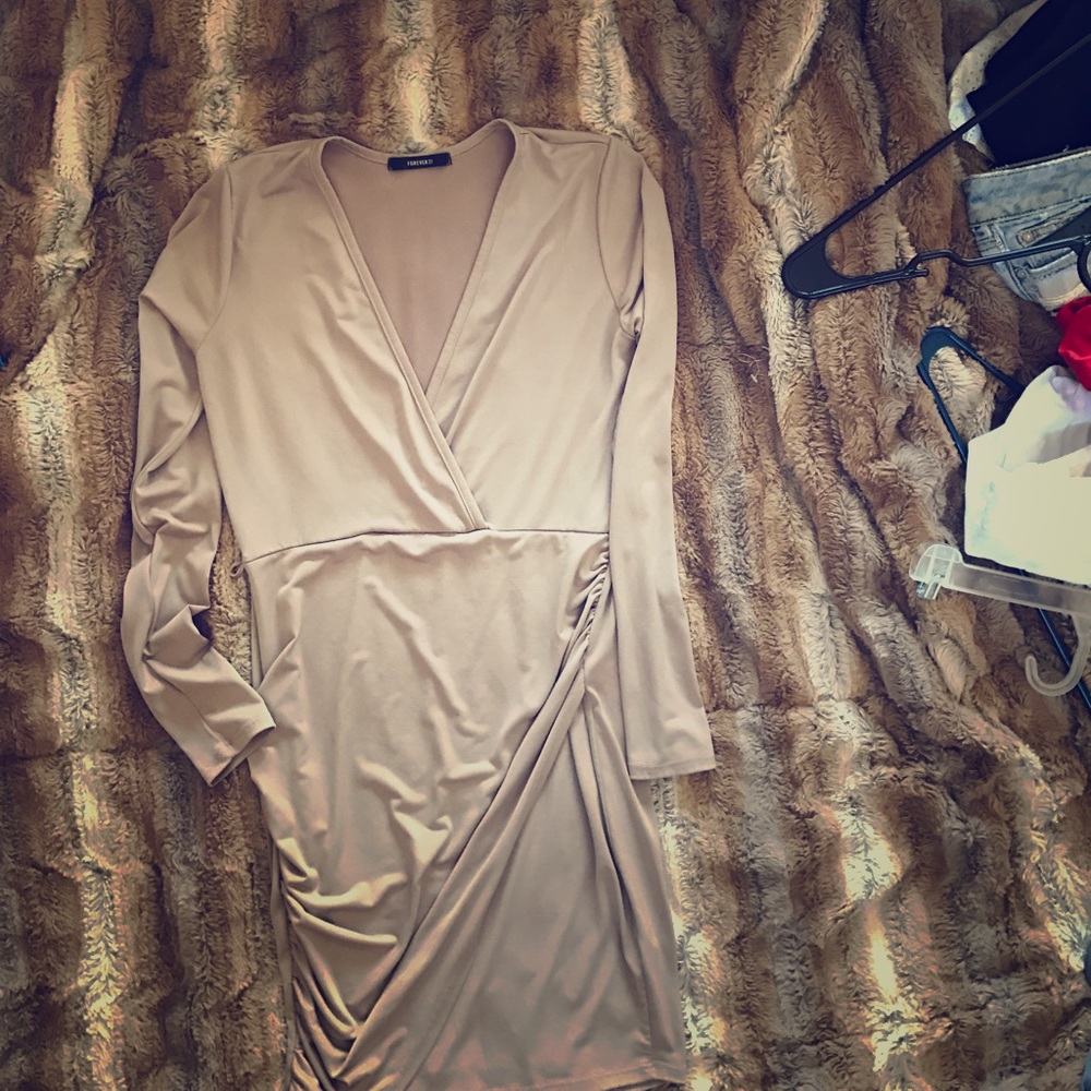 Beige v neck dress very comfortable looks great on
